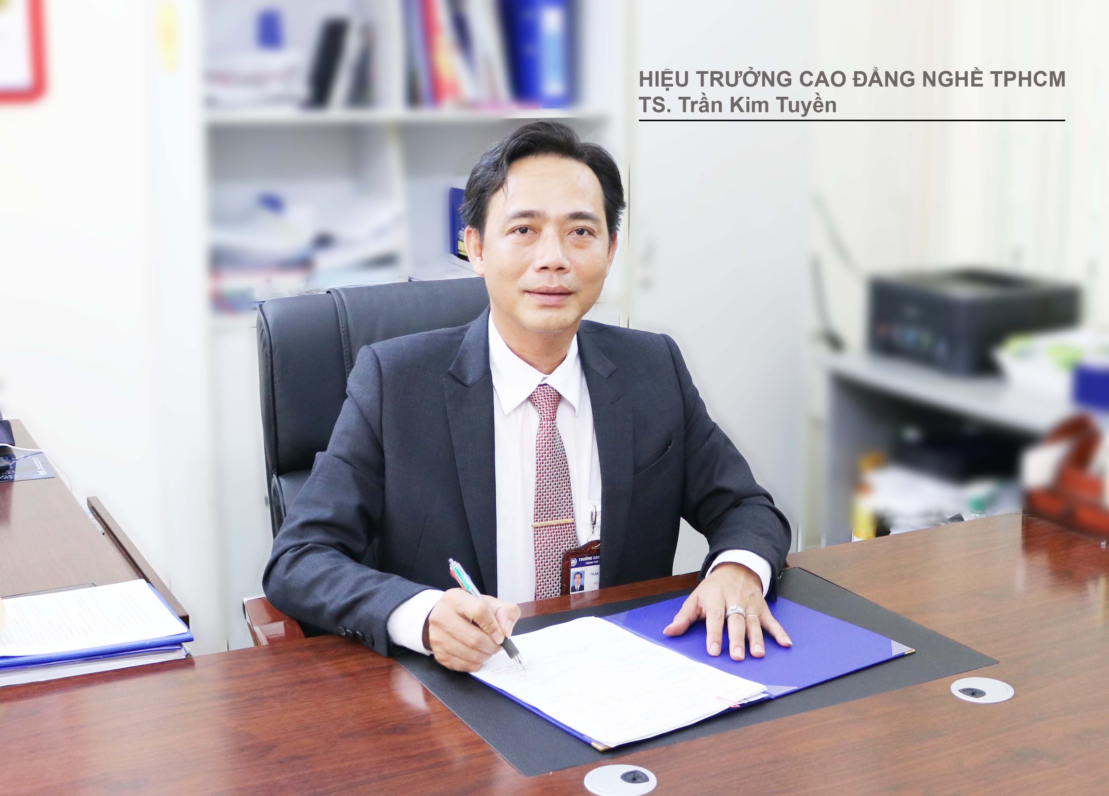BAN GIÁM HIỆU
